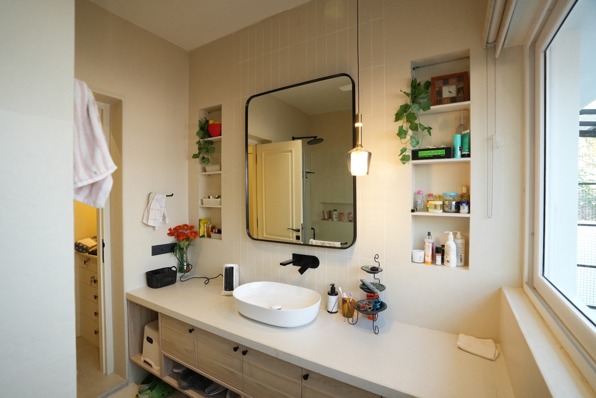Warm Minimal Powder Bath